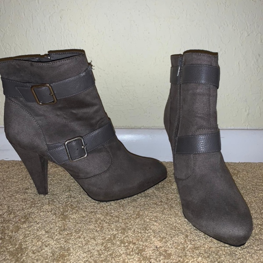 Grey boots